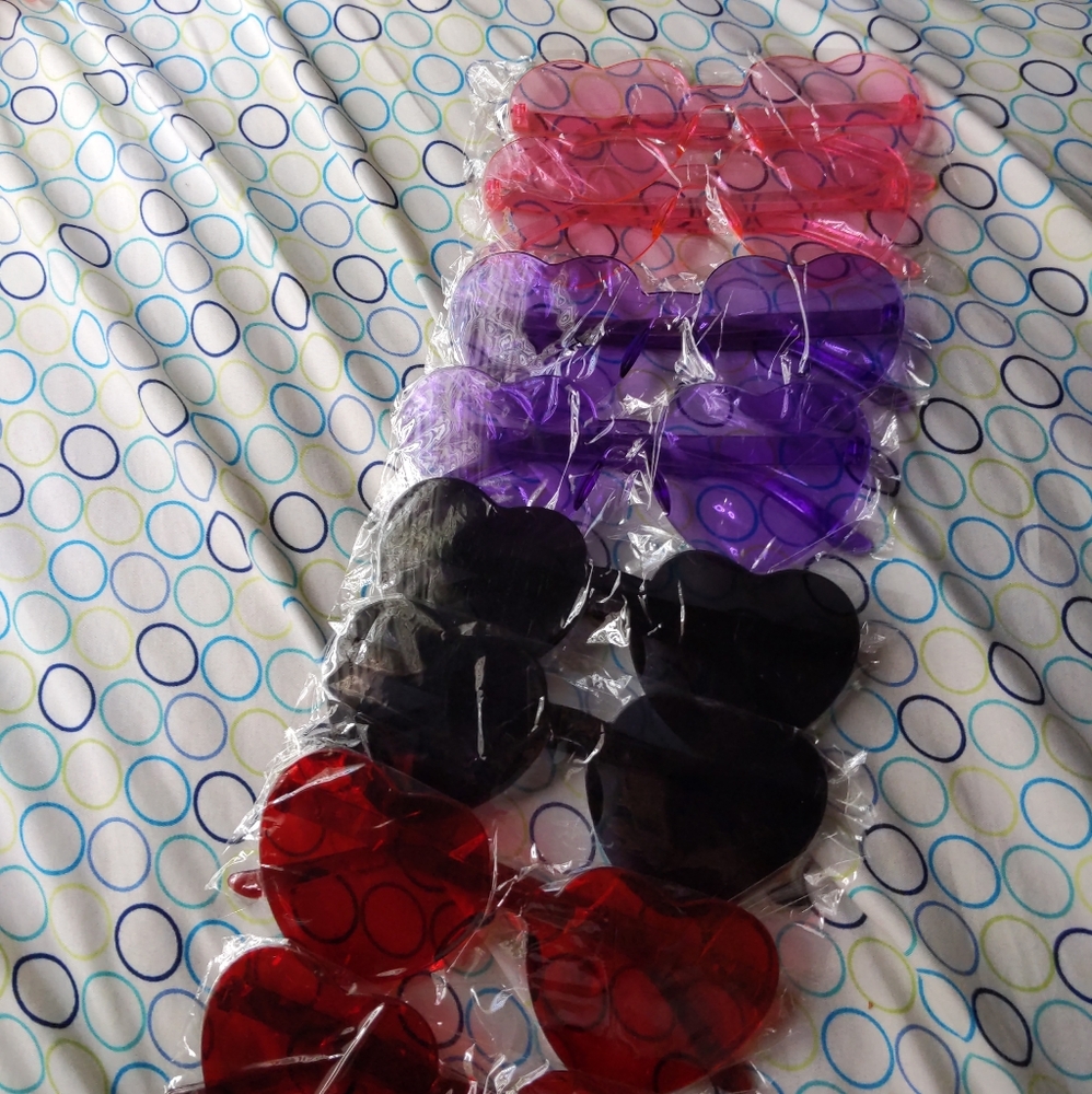 Colored heart shape sunglasses